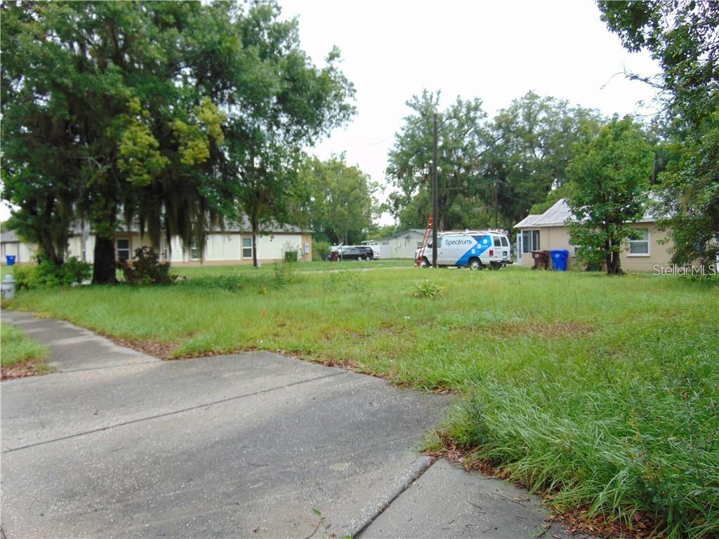 Rare 0.10-Acre Vacant Lot, 0 King St, Kissimmee, FL 34741
Great opportunity in the heart of Kissimmee! This rare 0.10-acre vacant lot is perfectly positioned for your first home, a new construction build, or an investment property in one of Central Florida’s fastest-growing communities.
Just minutes from historic downtown Kissimmee and Lake Tohopekaliga and a short drive to Walt Disney World. Utilities are nearby, and no HOA restrictions mean more freedom to build your way.