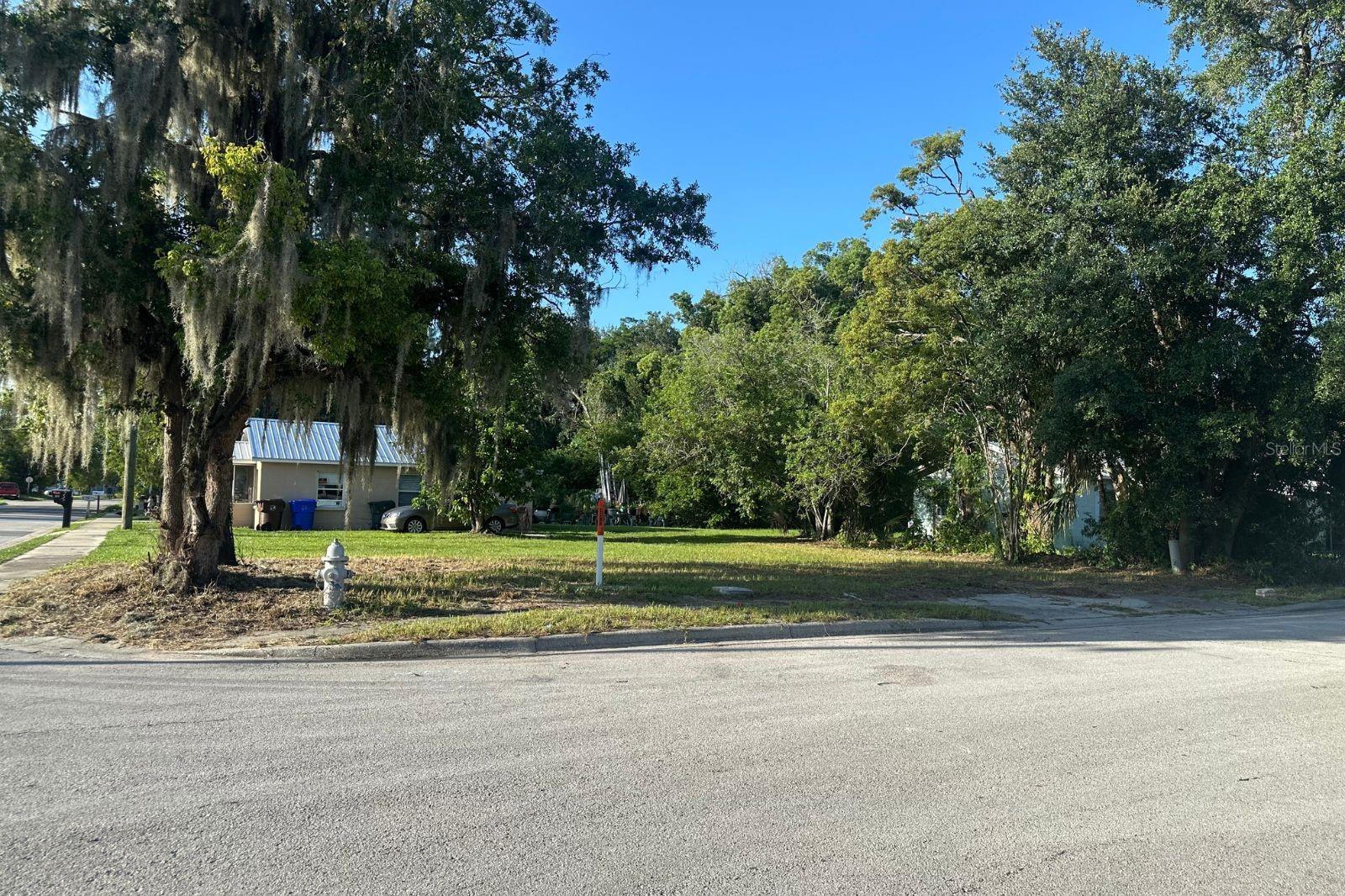 Rare 0.10-Acre Vacant Lot, 0 King St, Kissimmee, FL 34741
Great opportunity in the heart of Kissimmee! This rare 0.10-acre vacant lot is perfectly positioned for your first home, a new construction build, or an investment property in one of Central Florida’s fastest-growing communities.
Just minutes from historic downtown Kissimmee and Lake Tohopekaliga and a short drive to Walt Disney World. Utilities are nearby, and no HOA restrictions mean more freedom to build your way.