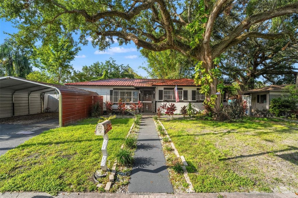 Photo of 2005 E Crenshaw Street, Tampa, FL 33610 (MLS # TB8424238)