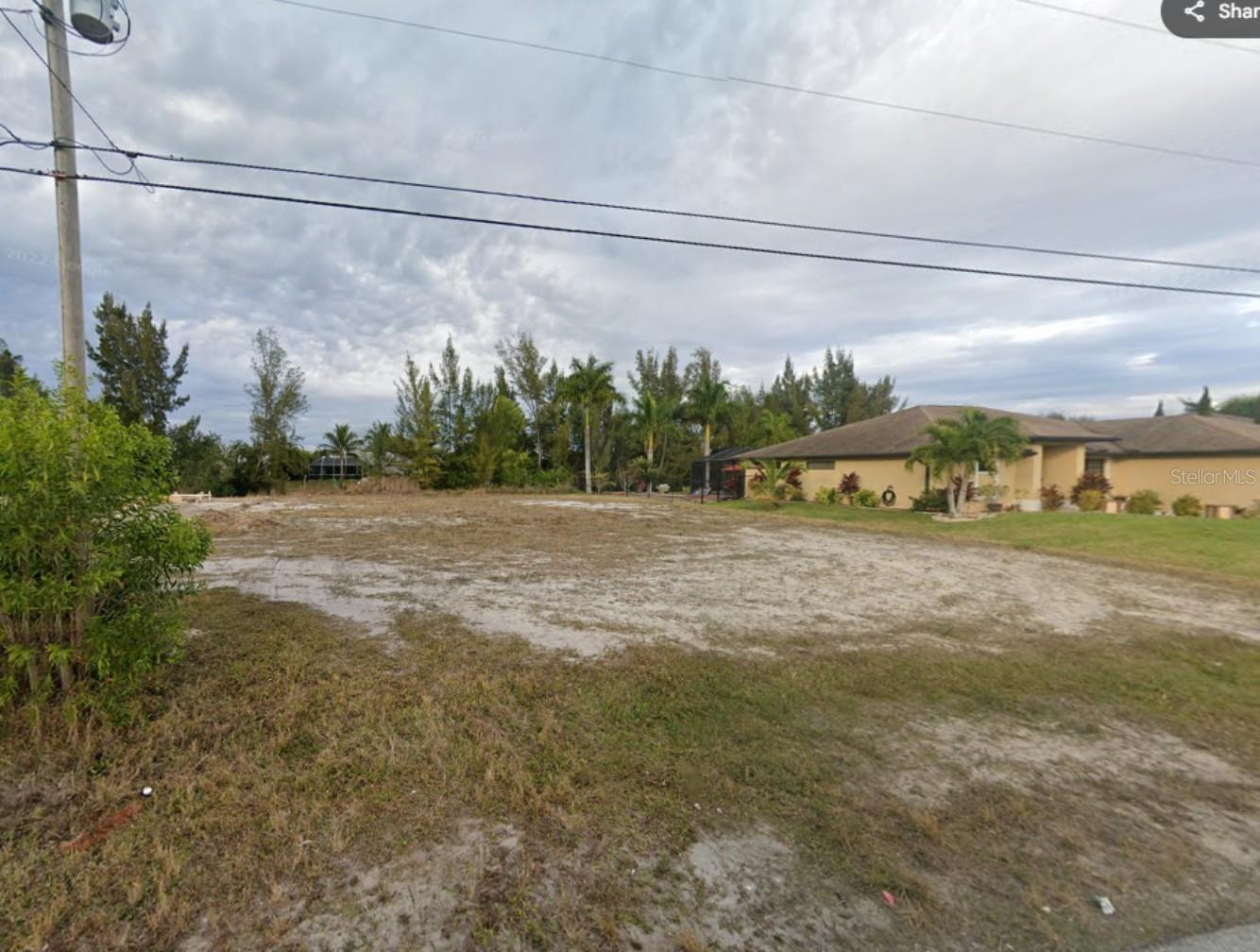 CAPE CORAL - Land