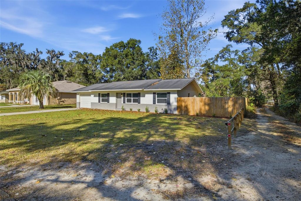 Photo of 2785 NE 45th Street, Ocala, FL 34479 (MLS # OM714791)