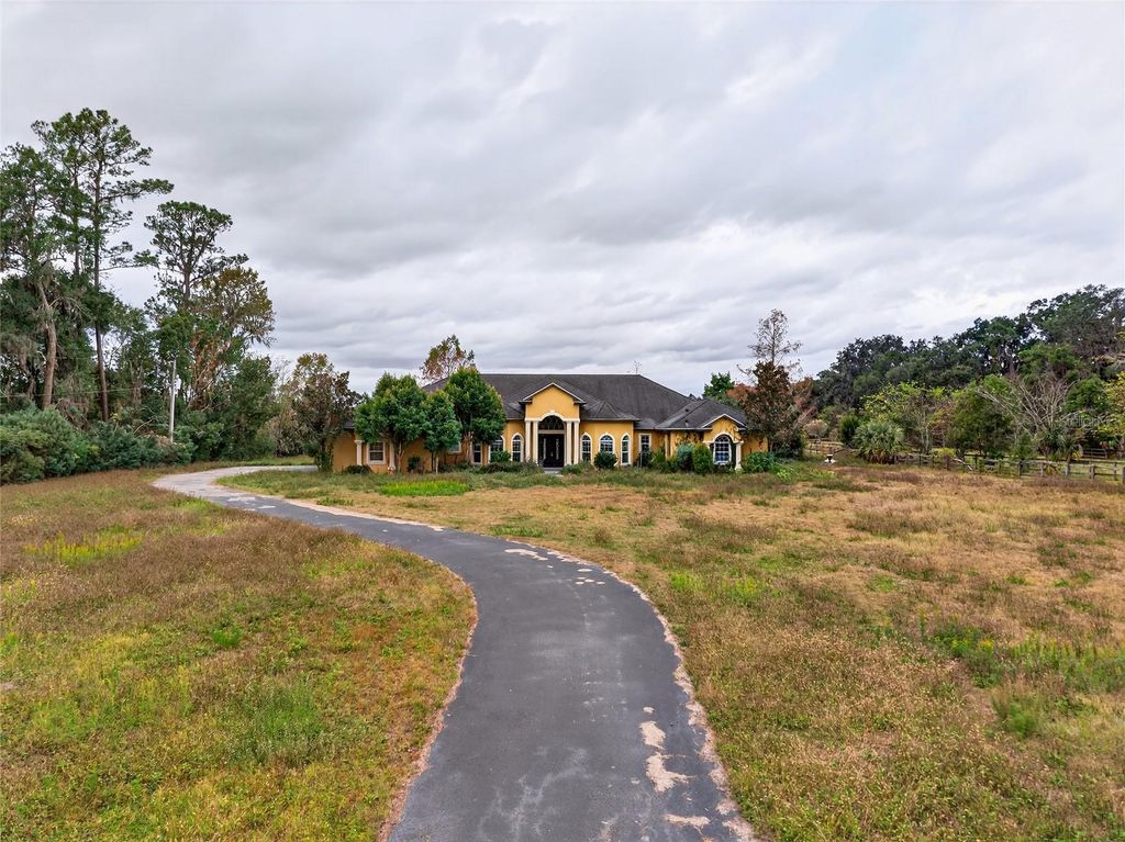 Photo of 12230 N Us Highway 441, Citra, FL 32113 (MLS # O6368543)