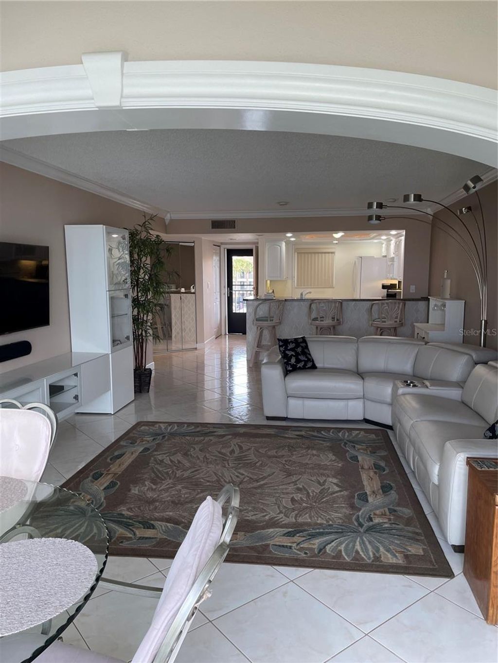 Photo of 895 S Gulfview Boulevard #303, Clearwater Beach, FL 33767 (MLS # TB8490211)