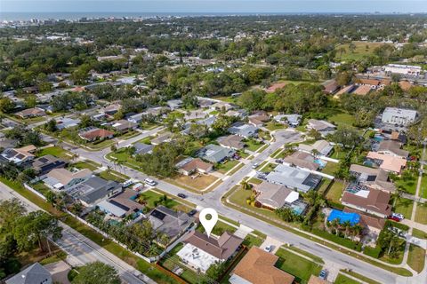 A home in SEMINOLE