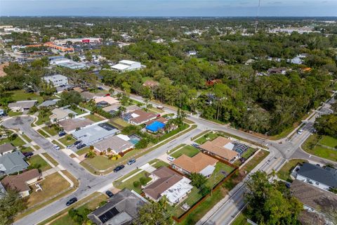 A home in SEMINOLE