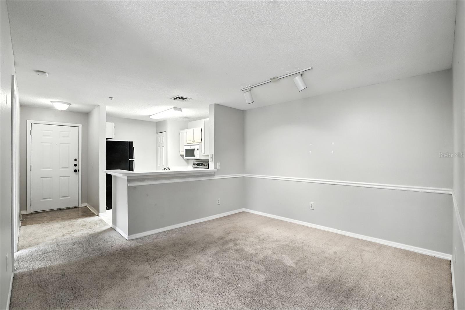 VILLAS AT LAKESIDE A CONDO - Residential