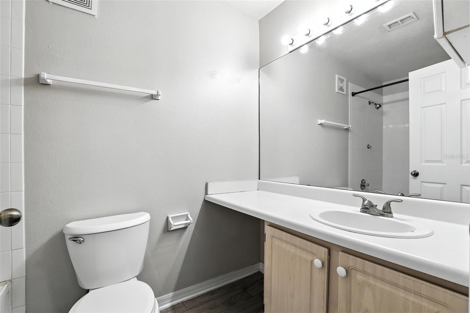 VILLAS AT LAKESIDE A CONDO - Residential