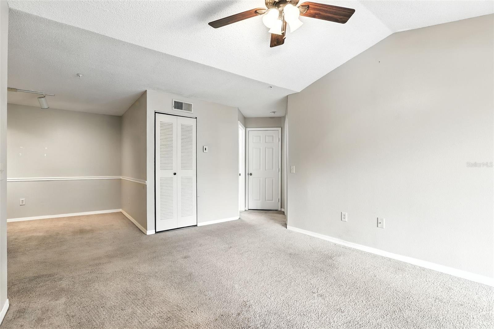 VILLAS AT LAKESIDE A CONDO - Residential