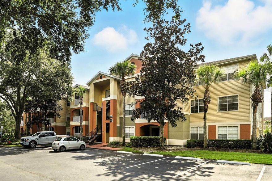 Prime location in the heart of Oviedo! This beautiful 2-bedroom, 2-bath condo is centrally located in the desirable lakefront community of Villas at Lakeside, just minutes from top-rated Seminole County schools. This 3rd-floor unit features an open-concept living and dining area that flows seamlessly onto a private balcony. Both bedrooms are generously sized and offer plenty of closet space.

The HOA includes water, trash, and sewer! Homeowners have access to resort-style amenities such as a lakeside pool, fitness center, clubhouse, tennis courts, playground, scenic walking and biking trails, and tranquil lake views with a fountain.

Conveniently located near The Master’s Academy, UCF, Oviedo Medical Center, Cross Seminole Trail, Oviedo Mall, plenty of restaurants, shops, and major highways (417, Red Bug Rd, and Aloma Ave), this well-maintained condo is move-in ready. Contact us today to schedule your private showing