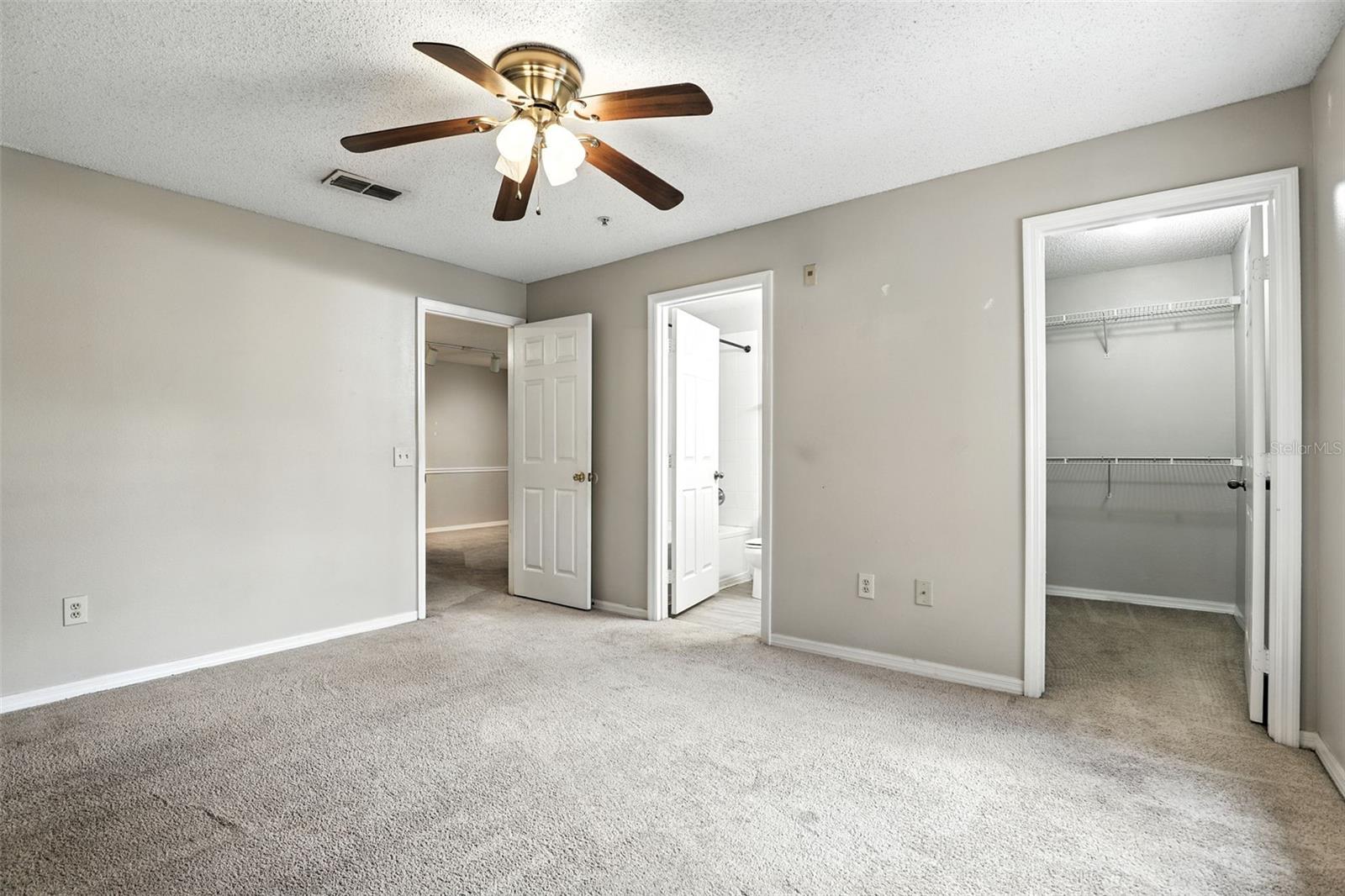 VILLAS AT LAKESIDE A CONDO - Residential