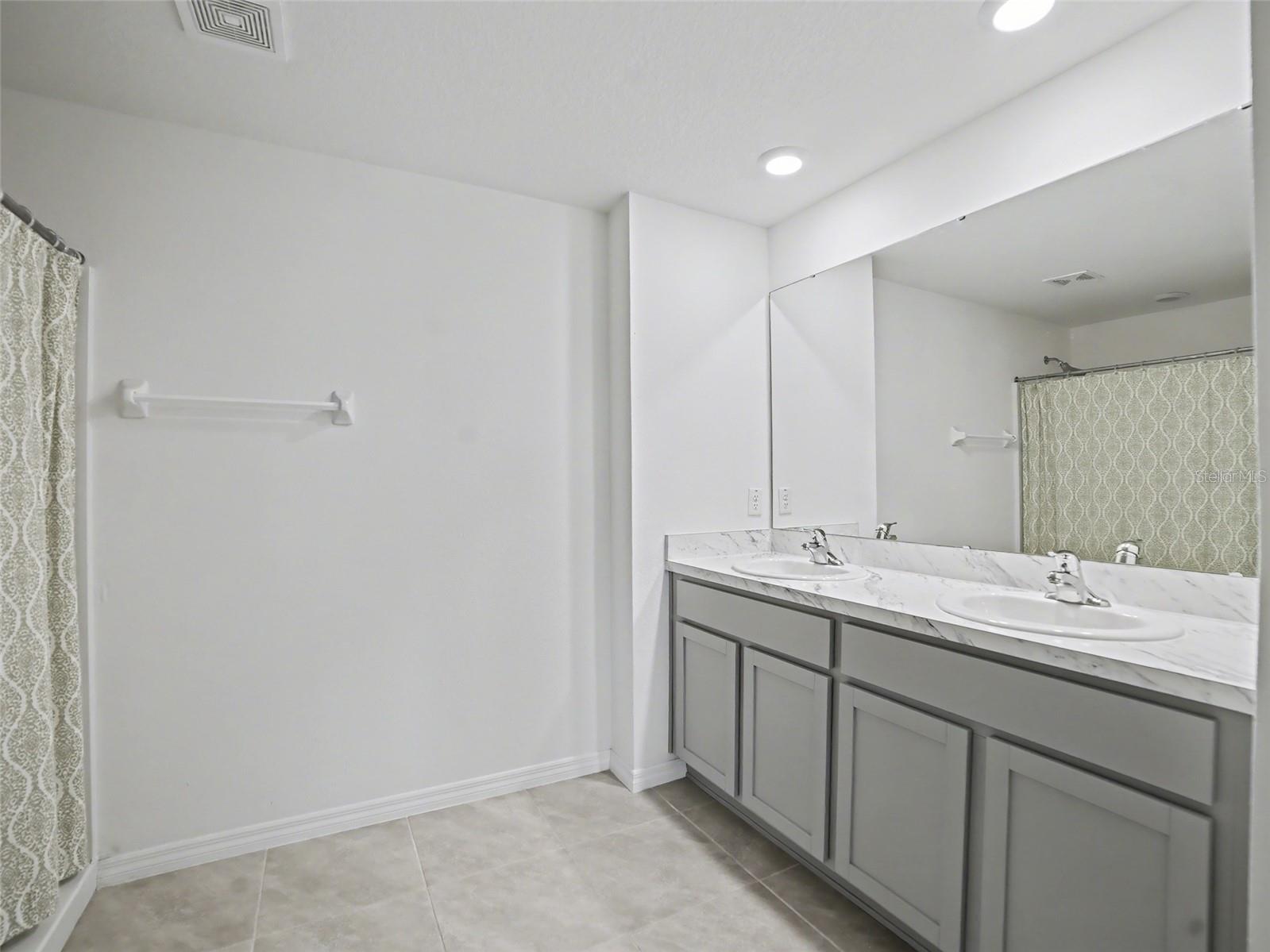 RIDGEWOOD - Residential