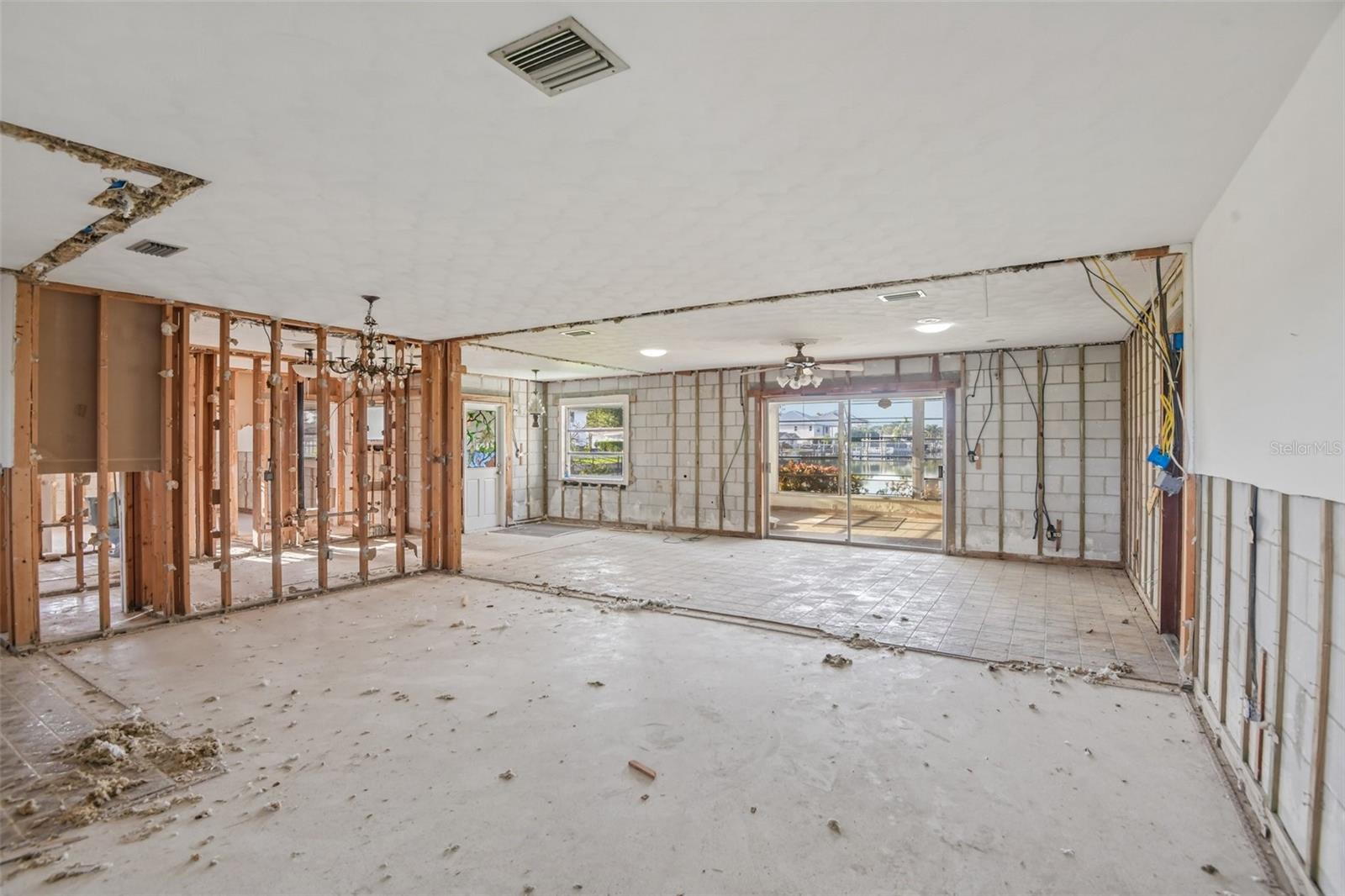 4008 DANA SHORES DRIVE