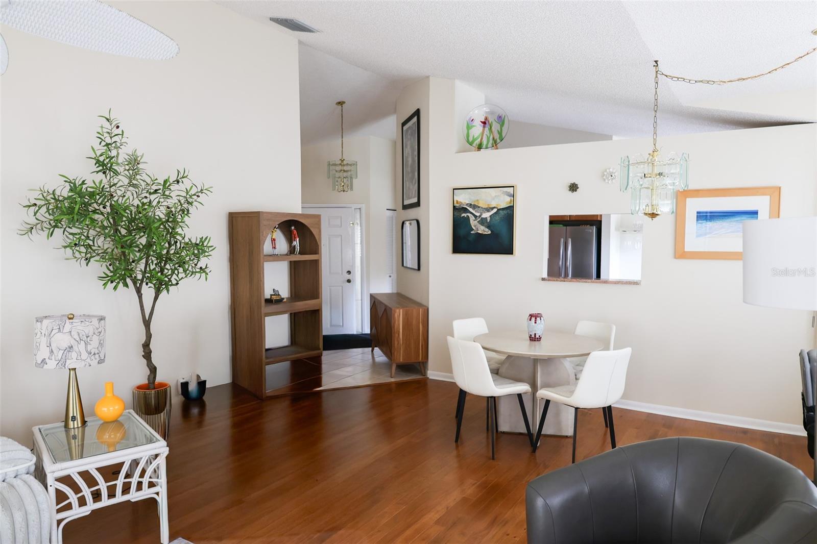 BRAEMOOR LAKE VILLAS - Residential Lease