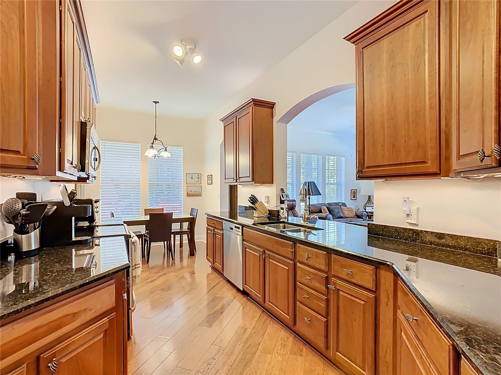 ARTISAN CLUB CONDO PH 6 - Residential