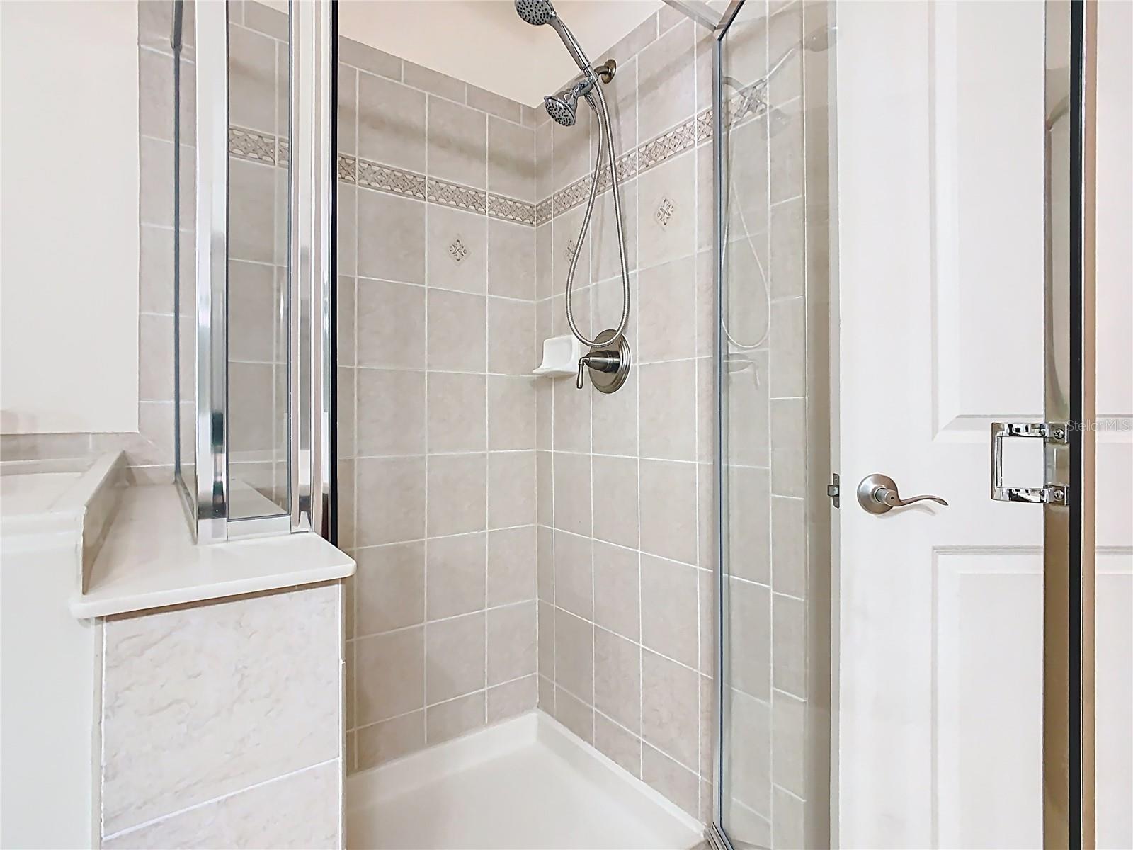 ARTISAN CLUB CONDO PH 6 - Residential