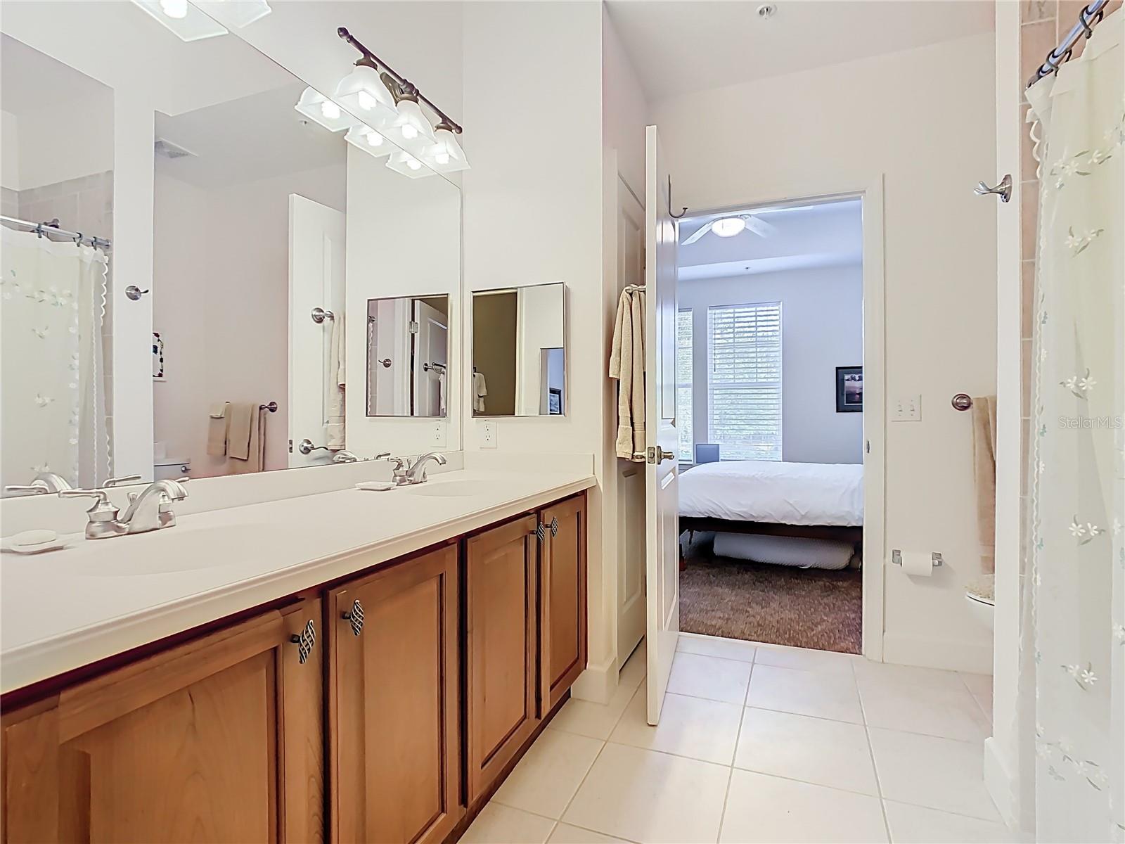 ARTISAN CLUB CONDO PH 6 - Residential