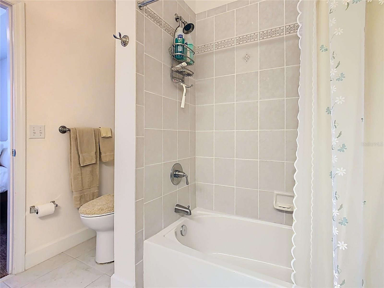 ARTISAN CLUB CONDO PH 6 - Residential