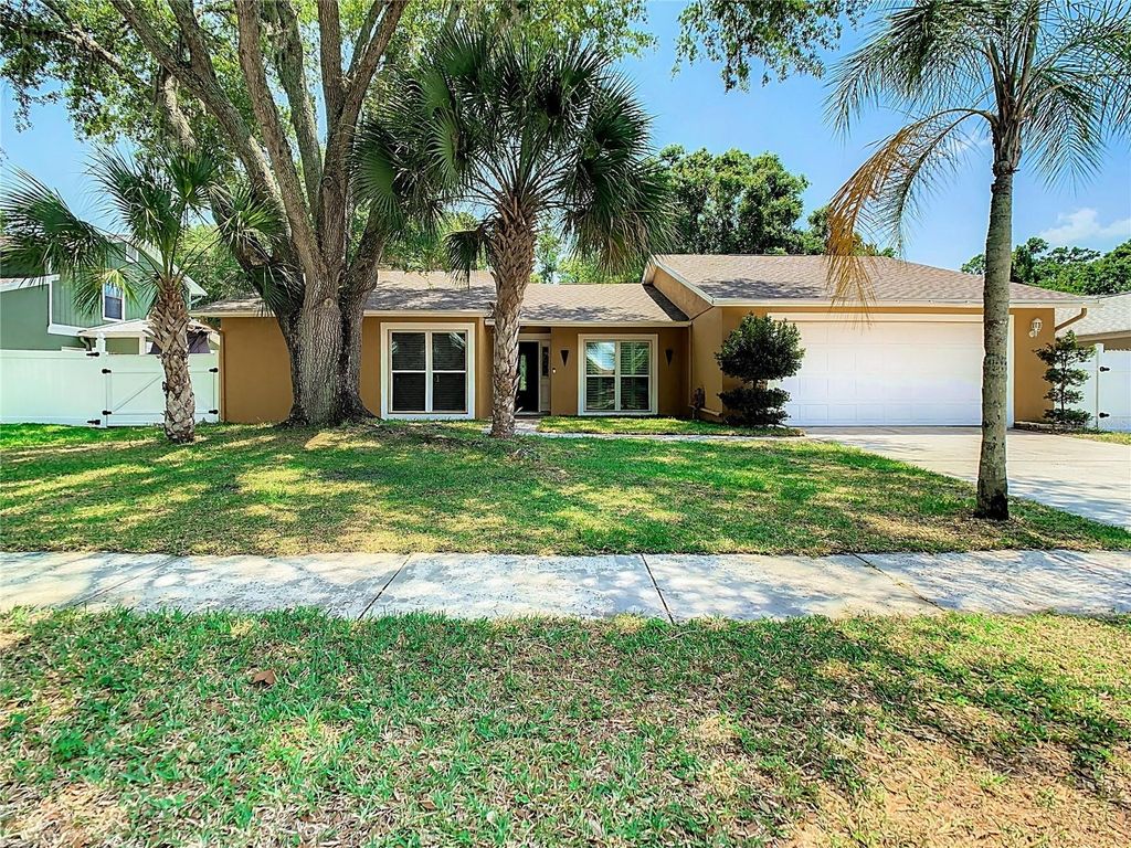 Photo of 3313 Foxridge Cir, Tampa, FL 33618 (MLS # T3525693)