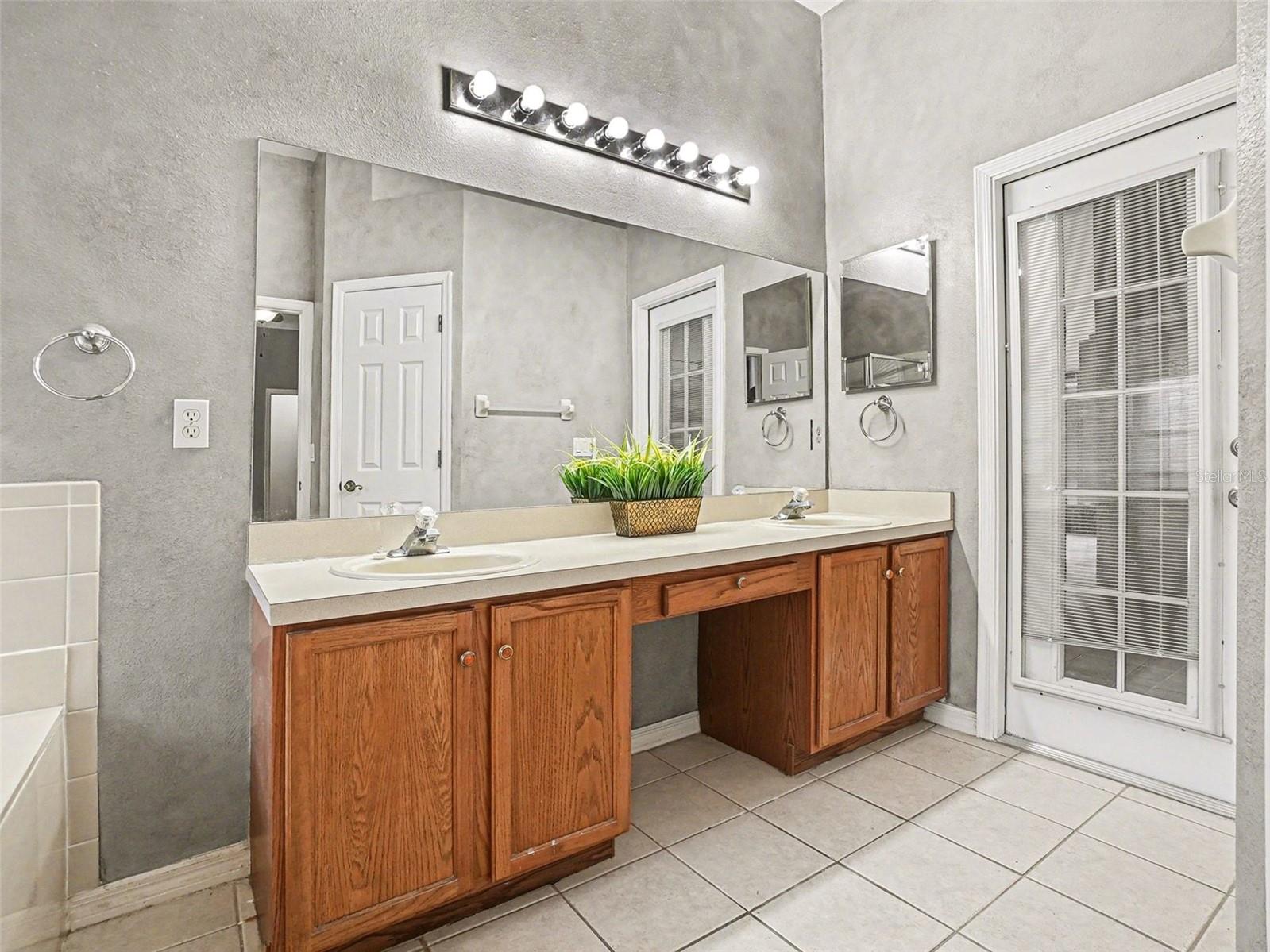 PARKSTONE - Residential