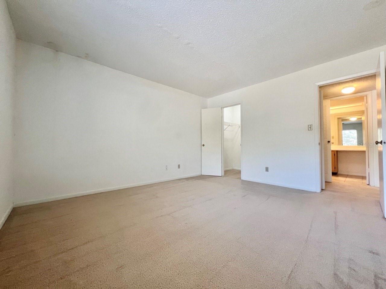 STONE CREEK POINTE A CONDOMINI - Residential Lease