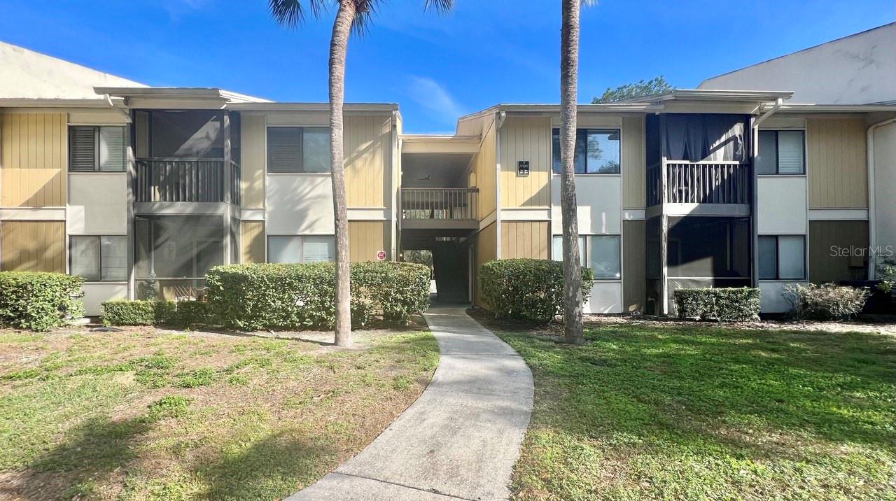 STONE CREEK POINTE A CONDOMINI - Residential Lease