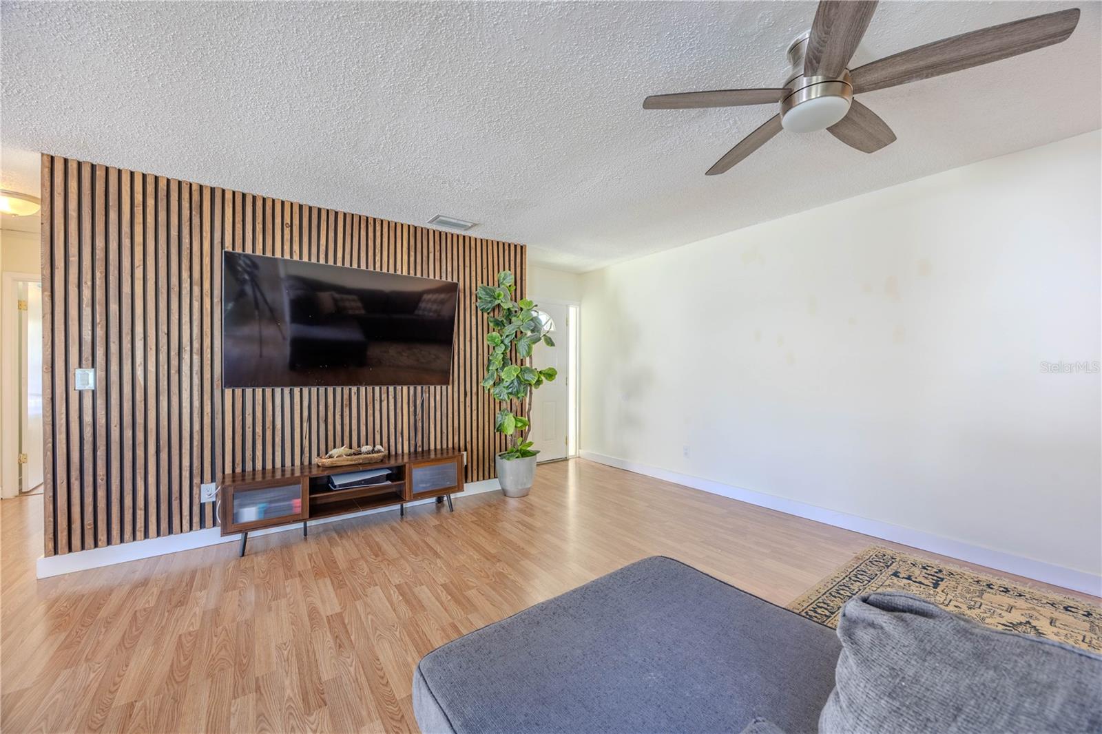 10002 OAKENGATE PLACE