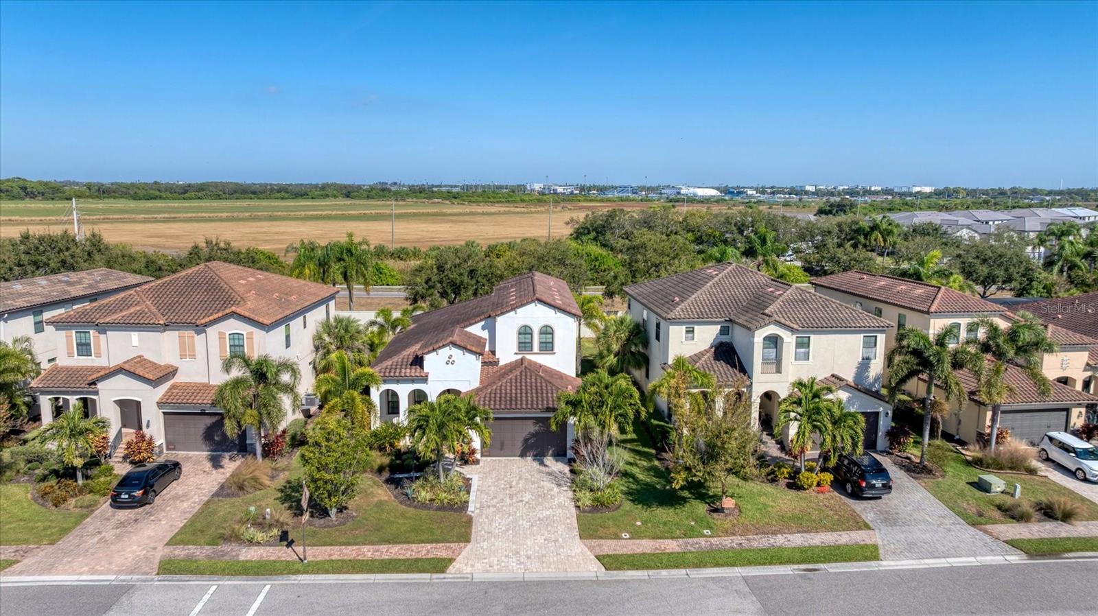 5727 TITLE ROW DRIVE