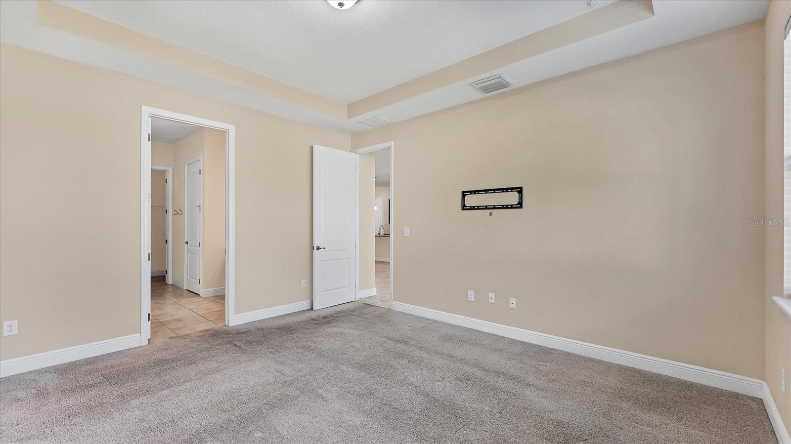 LEGENDS BAY - Residential