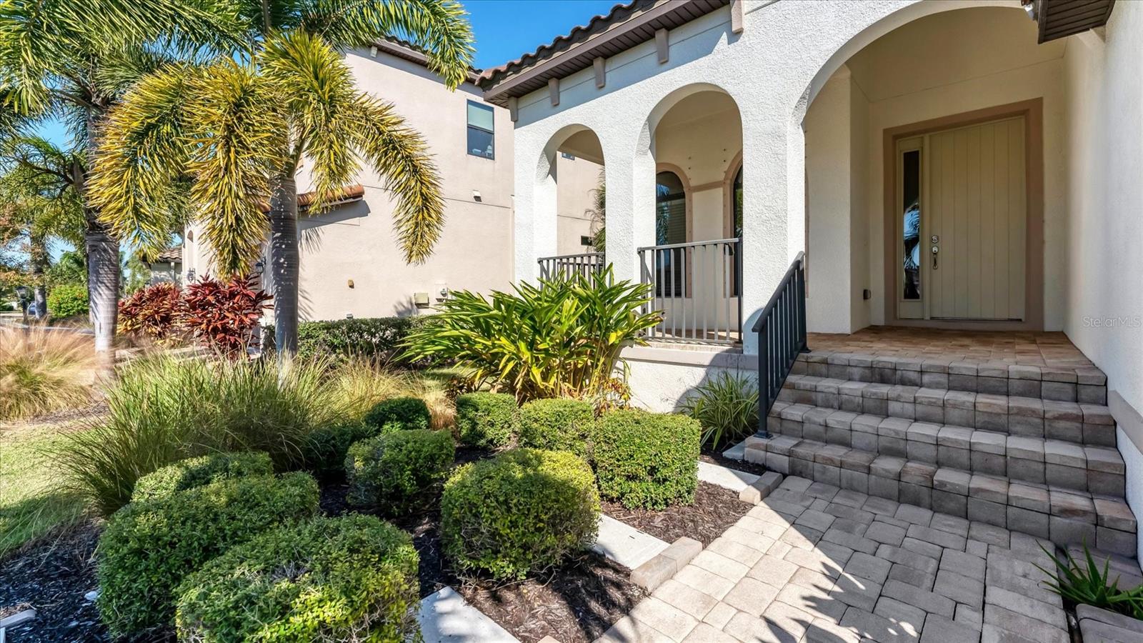 LEGENDS BAY - Residential