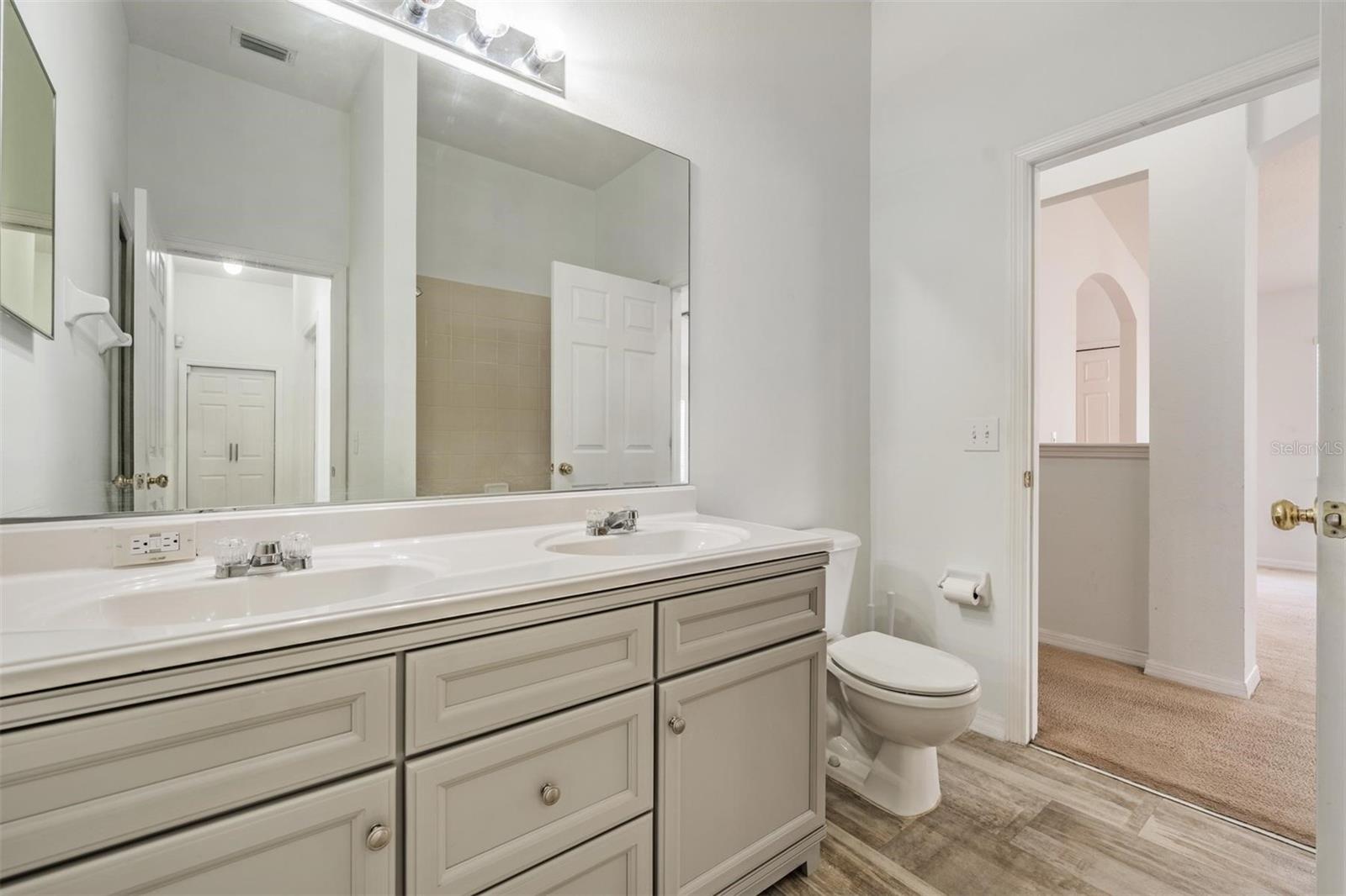 GRAND OAKS PH 02 UNIT 01 02 - Residential