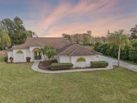 Photo of 26820 Bloomfield Avenue, Yalaha, FL 34797 (MLS # G5104904)