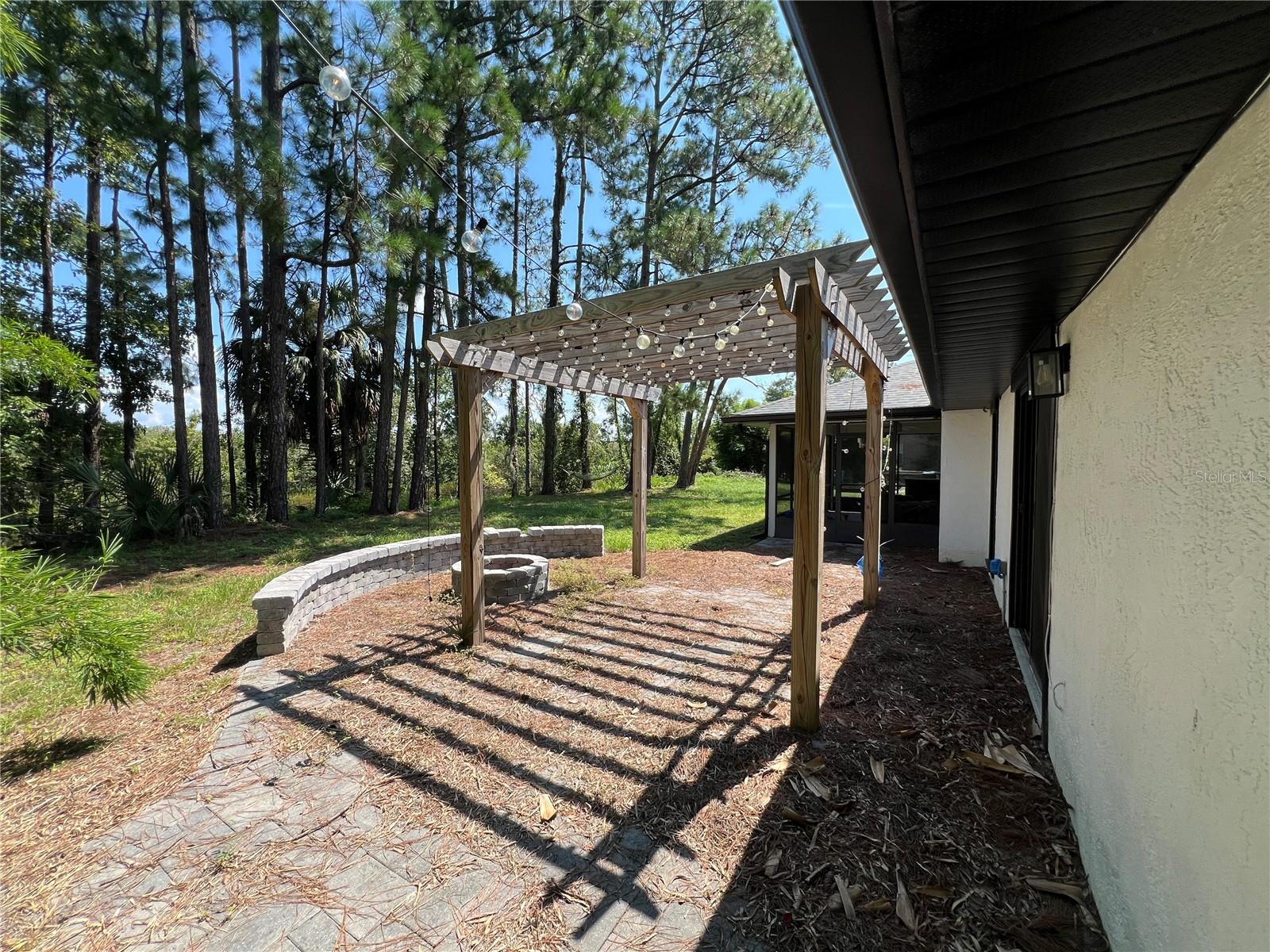 1498 STONE TRAIL