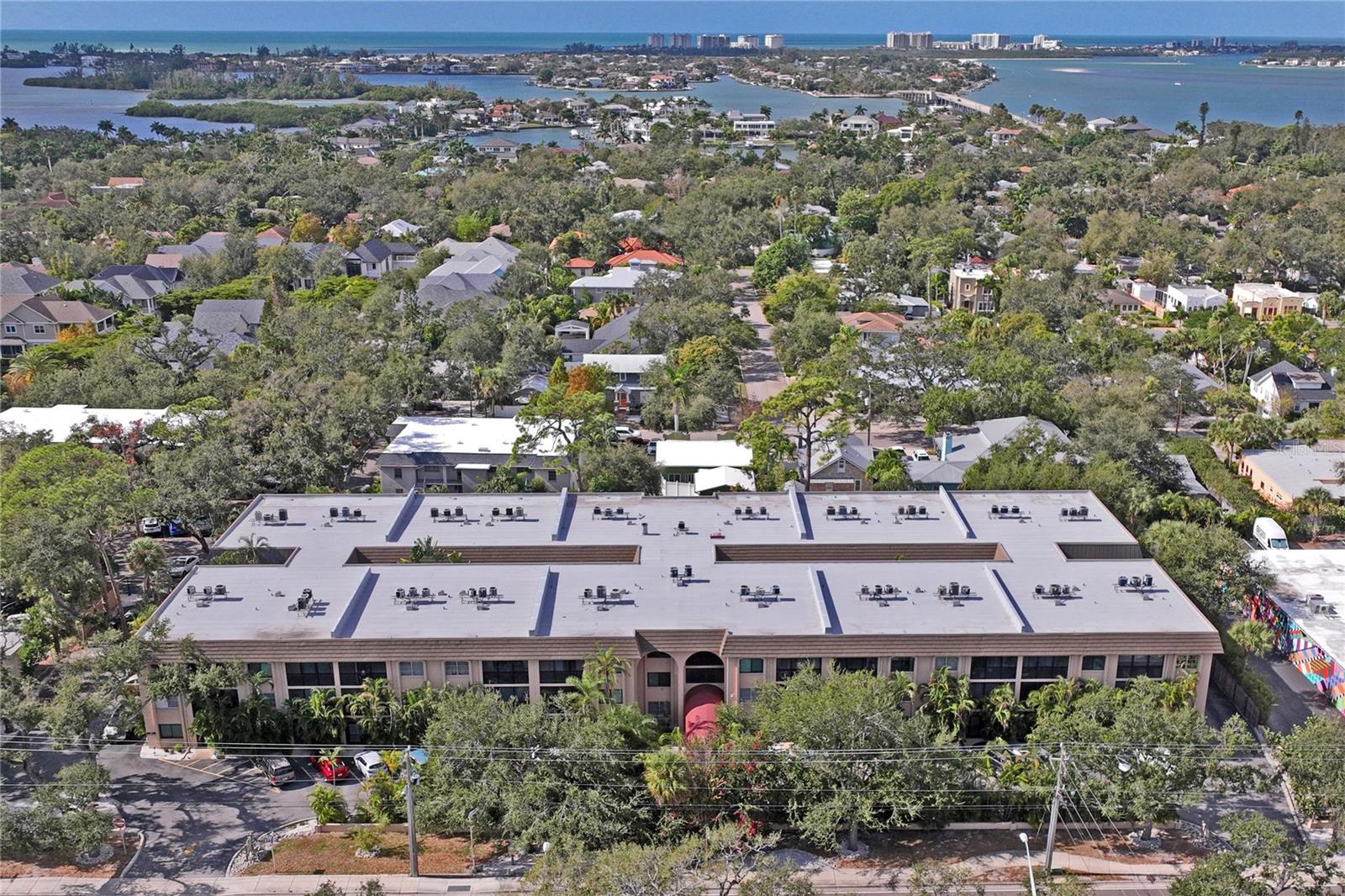 PLAZA GARDENS - Residential