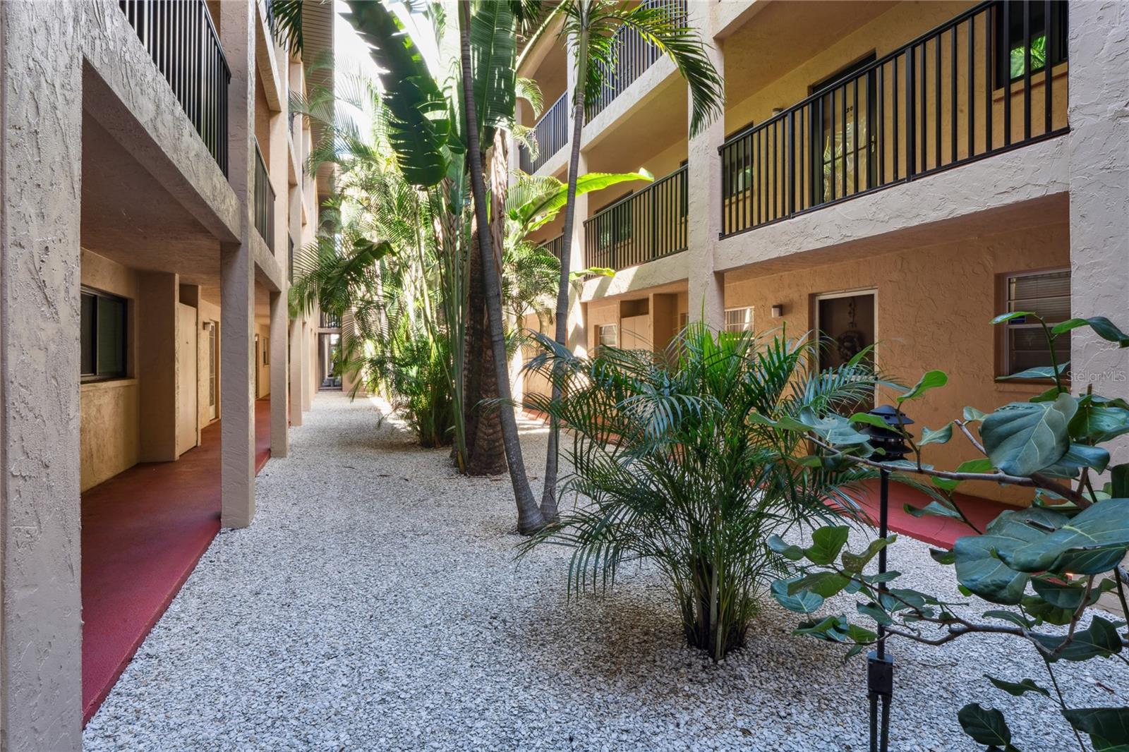 PLAZA GARDENS - Residential