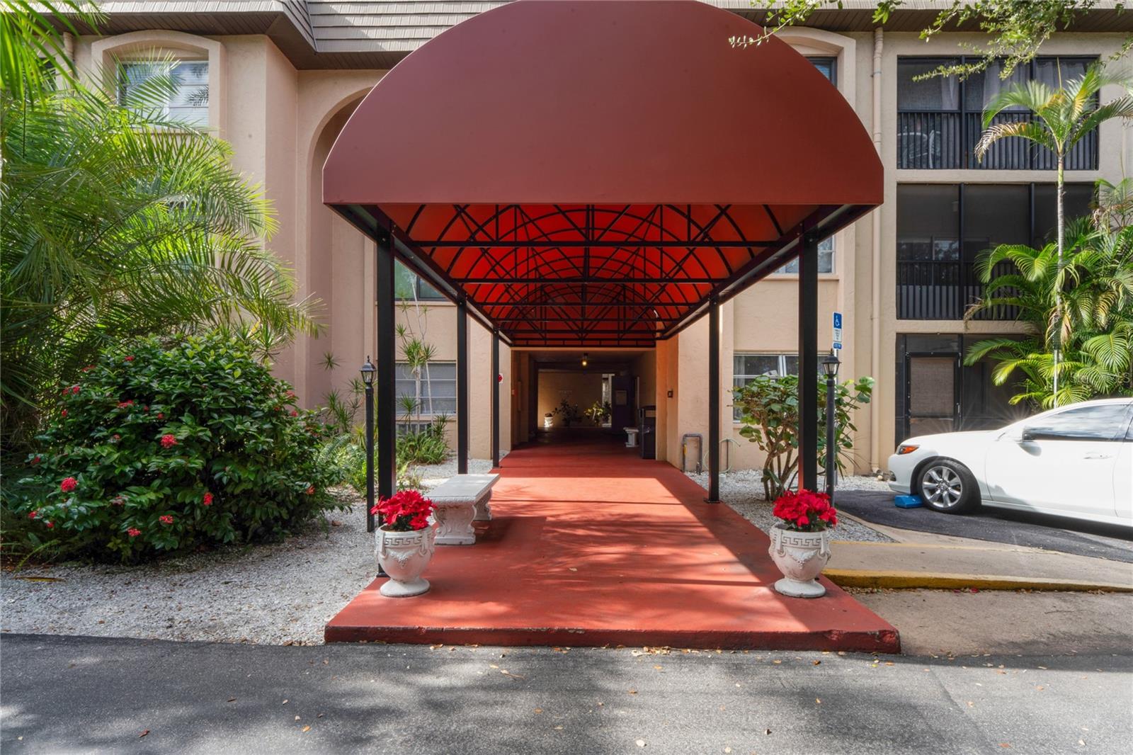 PLAZA GARDENS - Residential