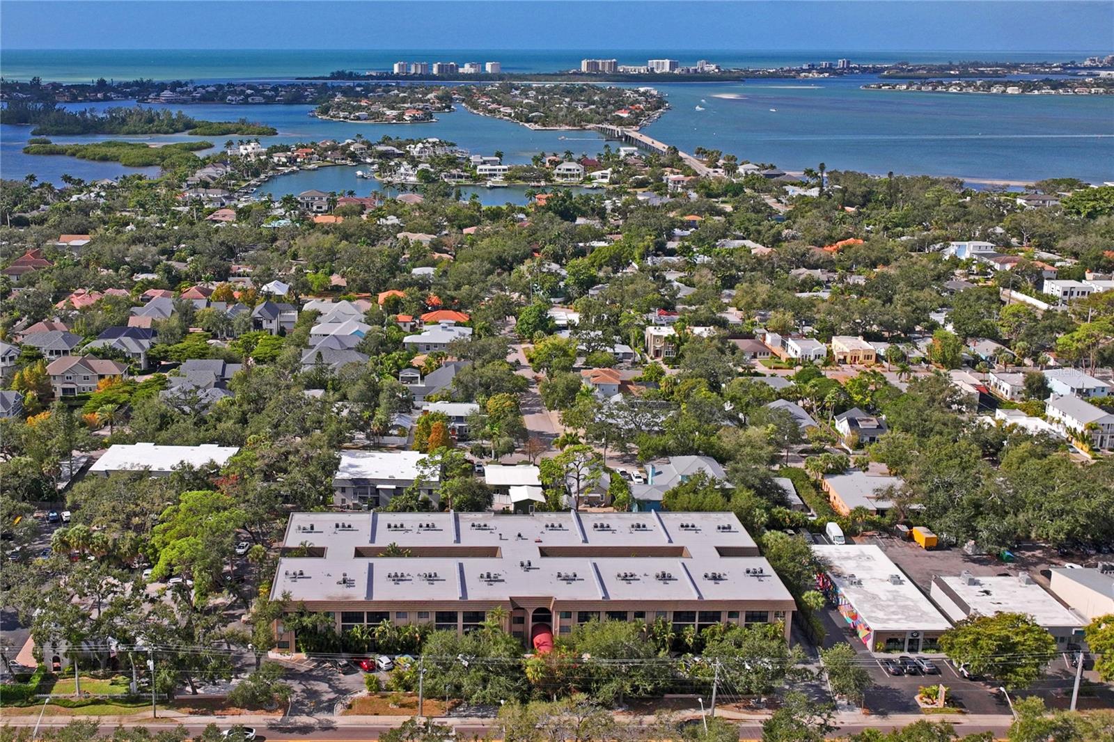 PLAZA GARDENS - Residential