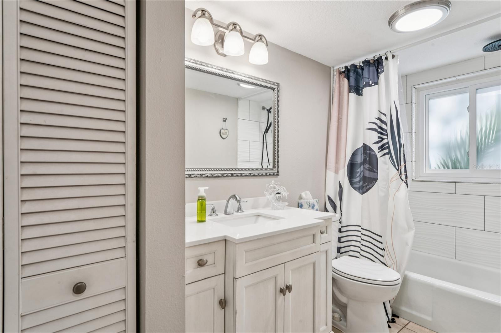 PLAZA GARDENS - Residential