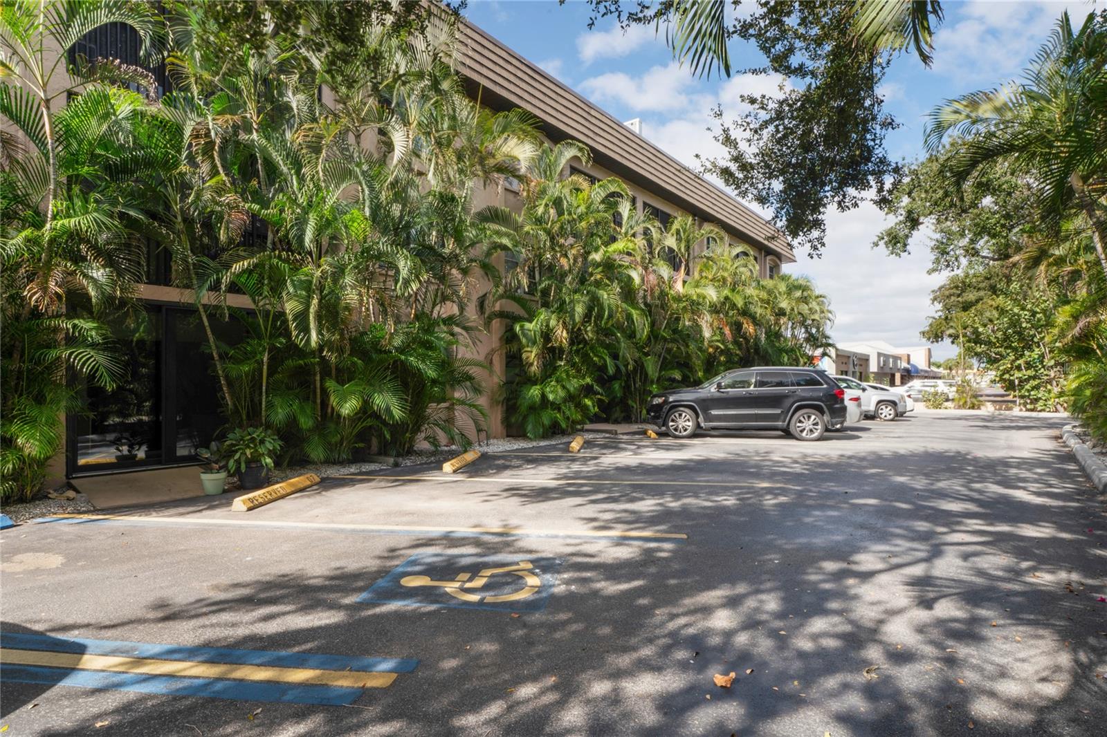 PLAZA GARDENS - Residential