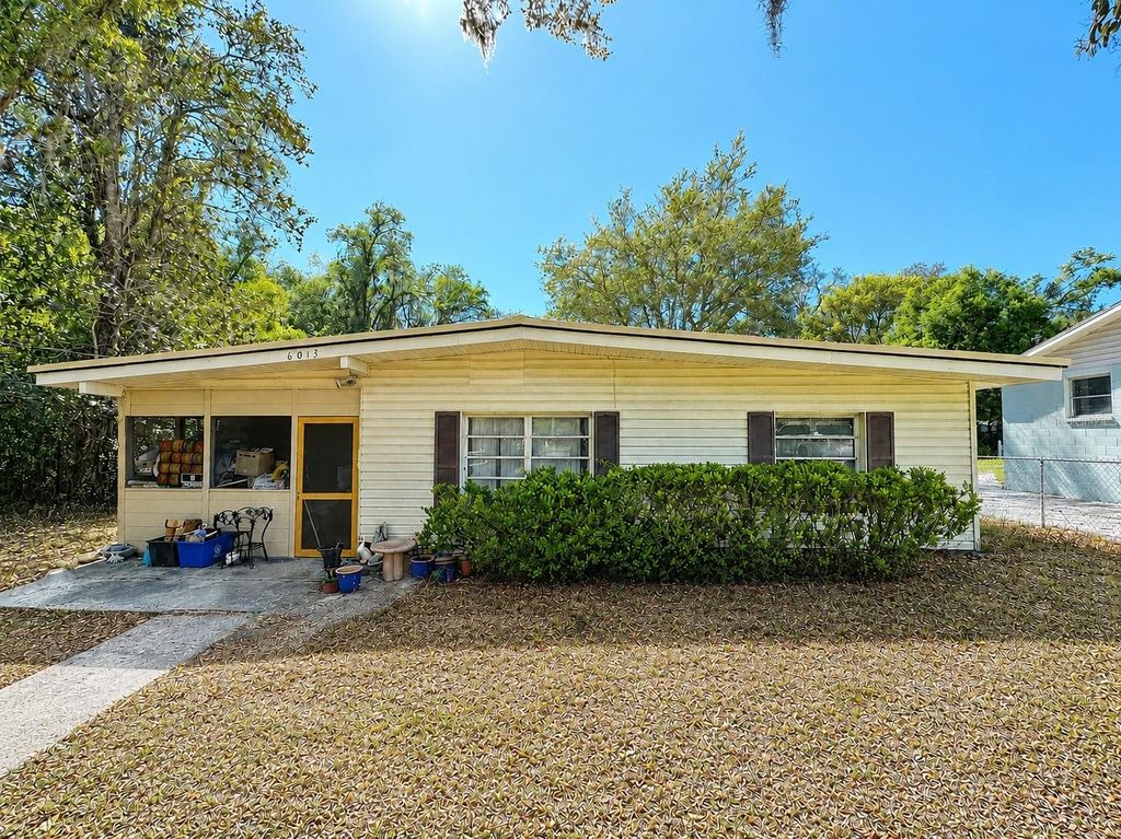 Photo of 6013 Idle A While Circle, Dade City, FL 33523 (MLS # G5110963)