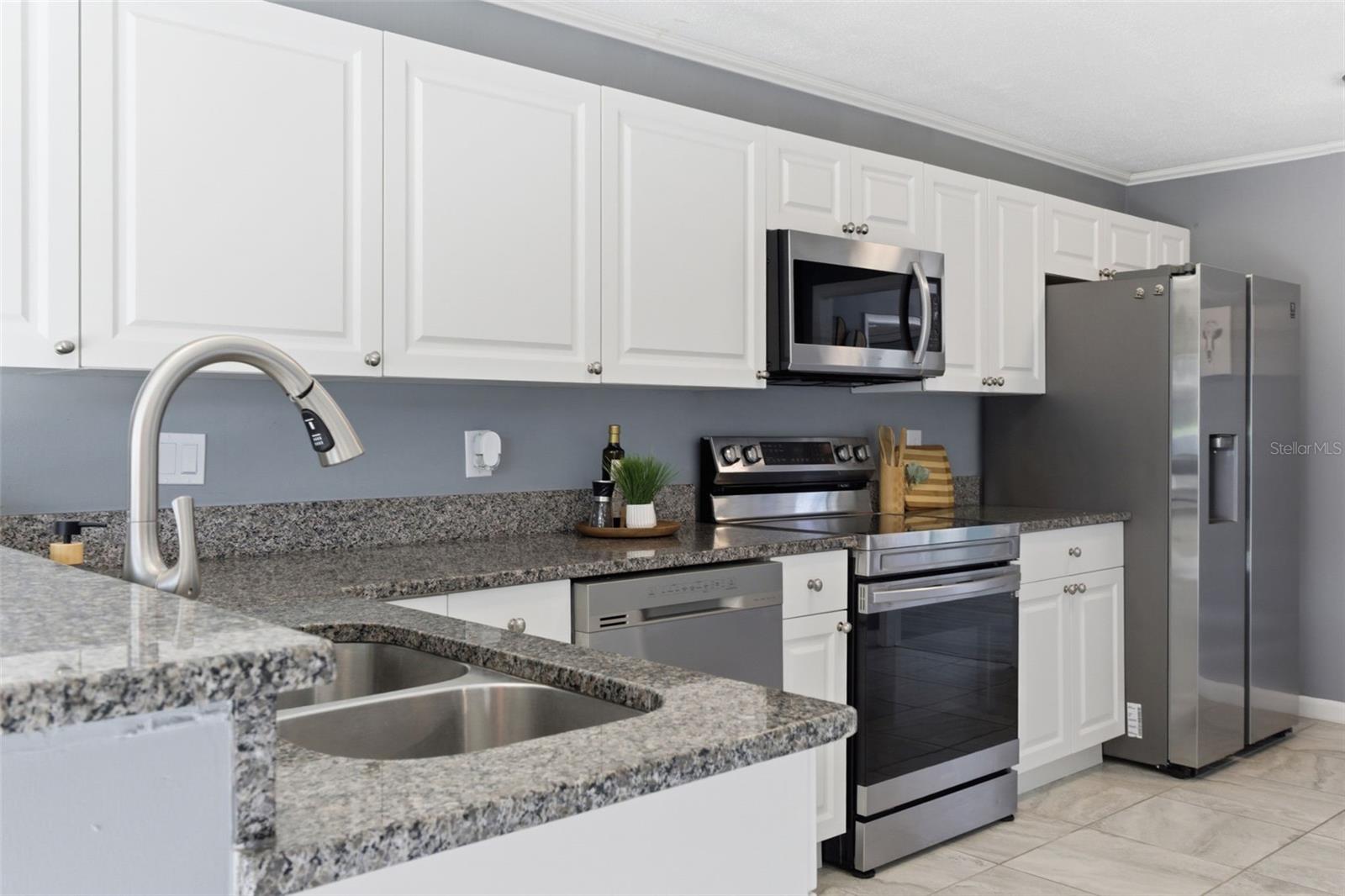 ARIANA HILLS - Residential