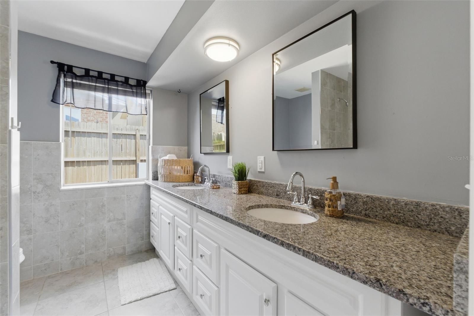 ARIANA HILLS - Residential