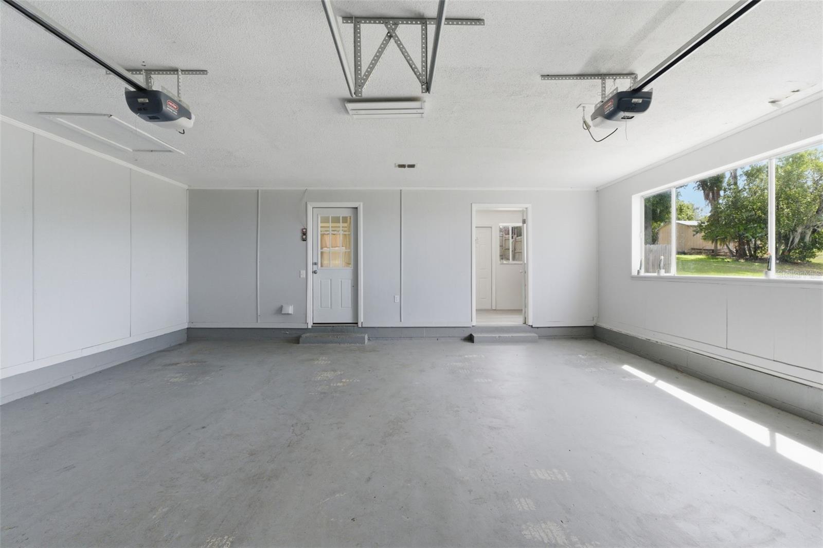 ARIANA HILLS - Residential