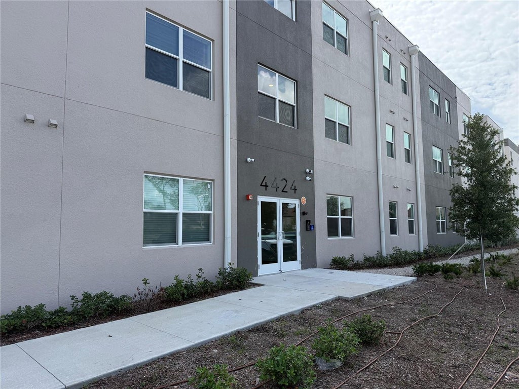 Photo of 4424 S Texas Avenue #1-209, Orlando, FL 32839 (MLS # O6448415)