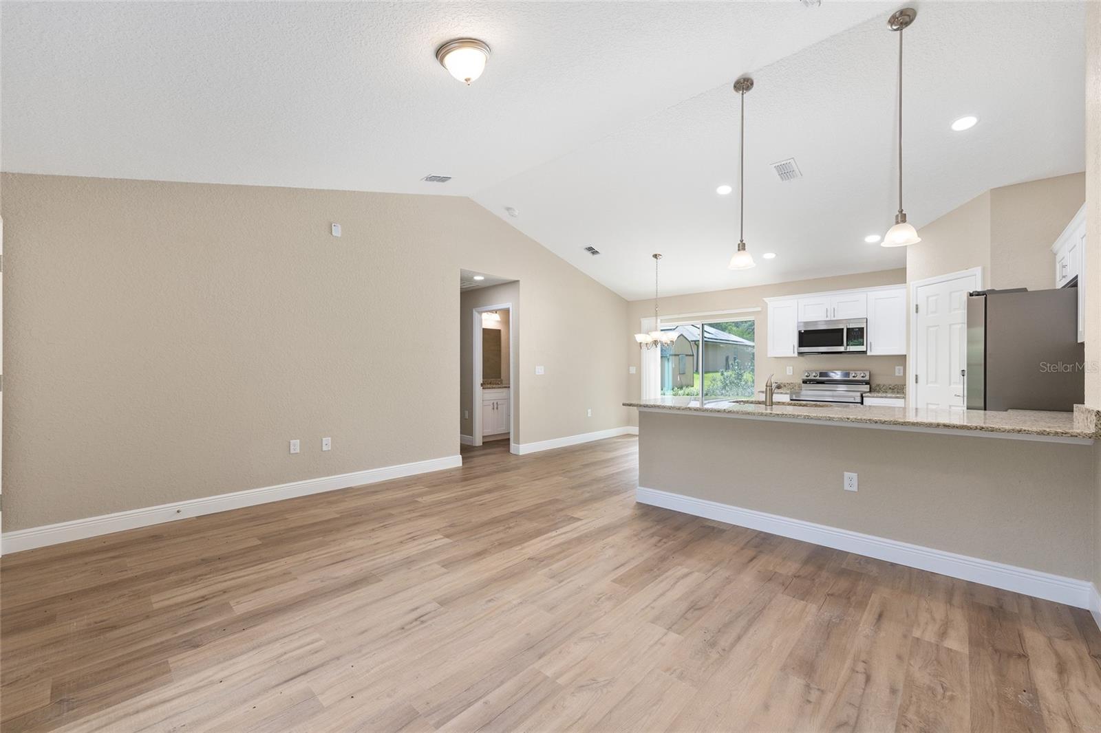 9828 N COUNTRY CLUB WAY