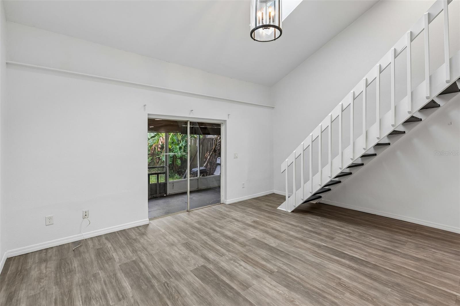 2835 HUNT CLUB LANE