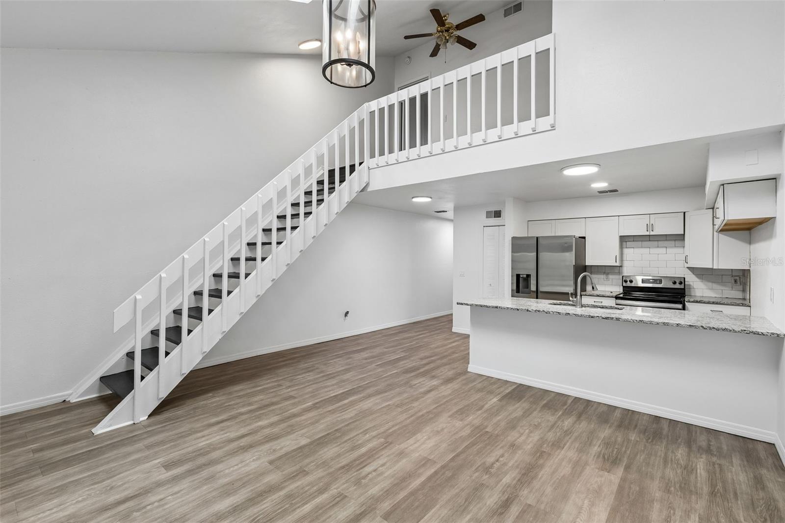 2835 HUNT CLUB LANE