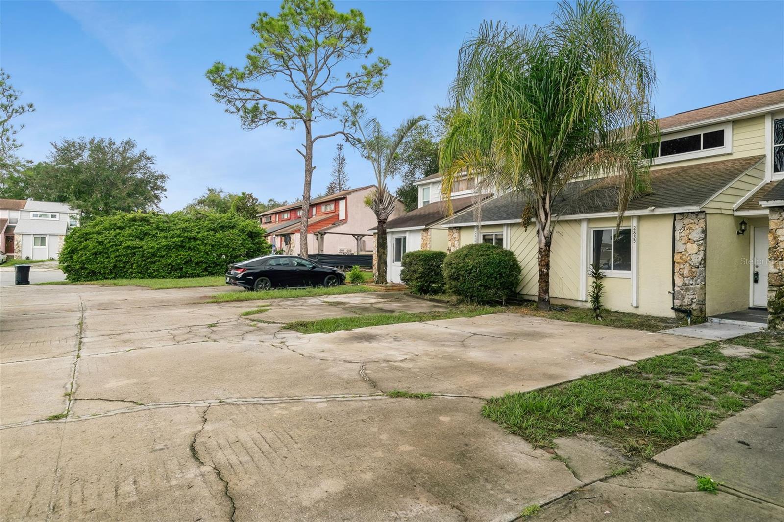 2835 HUNT CLUB LANE