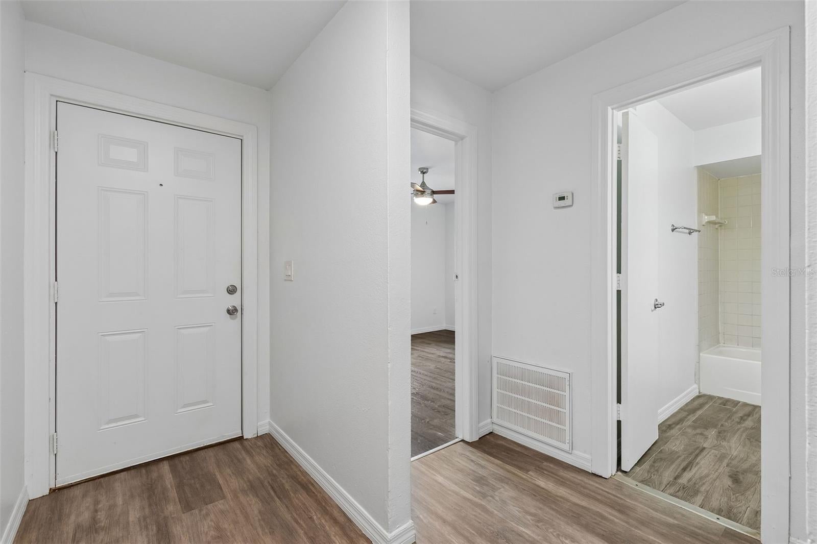 2835 HUNT CLUB LANE