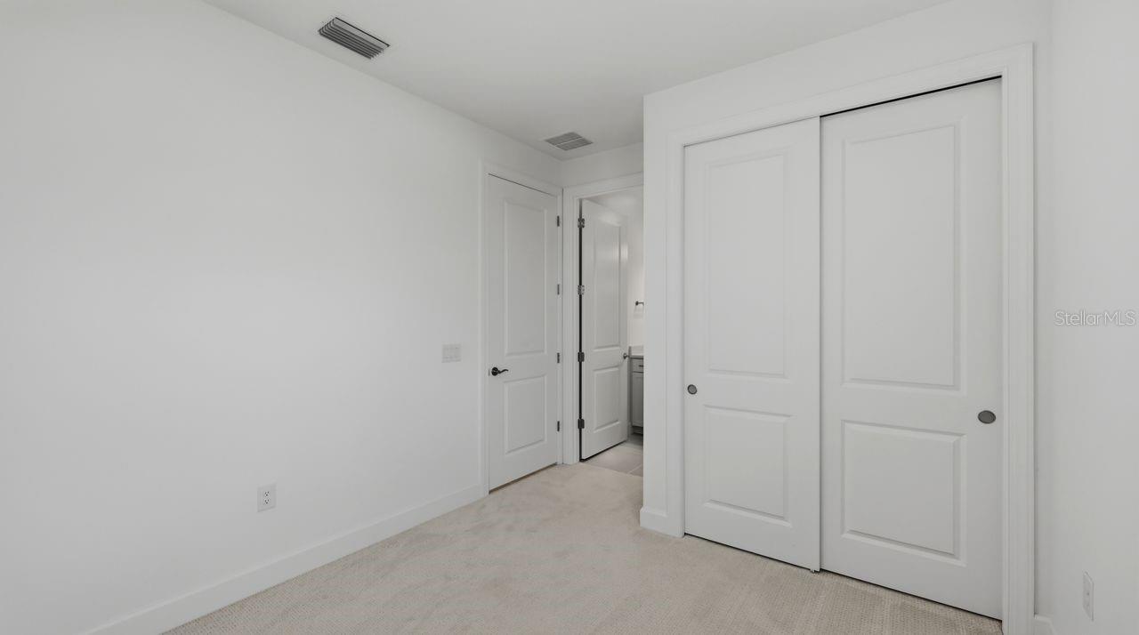 ARBOR OAKS AT THE WOODLANDS - Residential