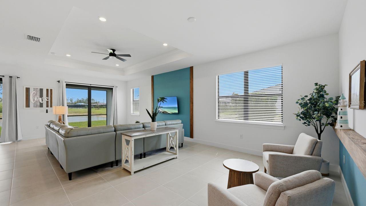 ARBOR OAKS AT THE WOODLANDS - Residential